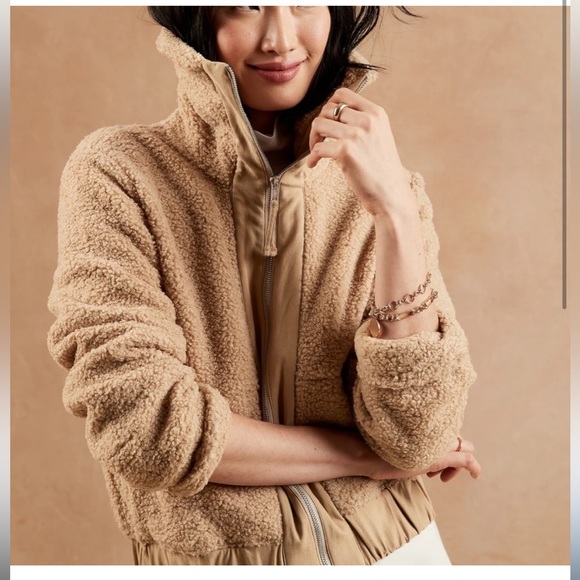 Banana Republic Jackets & Blazers - Banana Republic Full Zip Sherpa Jacket- Camel